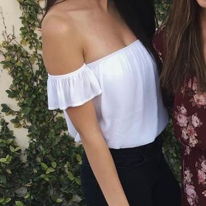 (XS/S) Brandy Melville White Crop Top